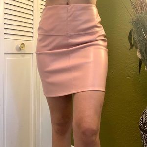 💕 pink faux leather skirt 💕
